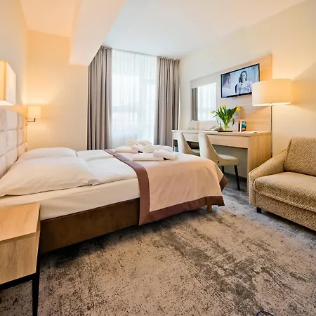 Sanatorium Uzdrowiskowe Lech 度假村 科沃布热格