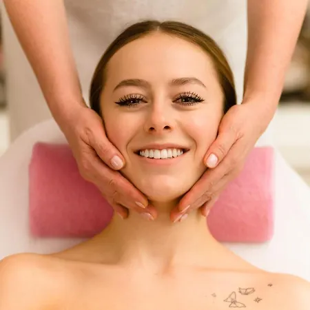 Sanatorium Uzdrowiskowe Lech 度假村 科沃布热格